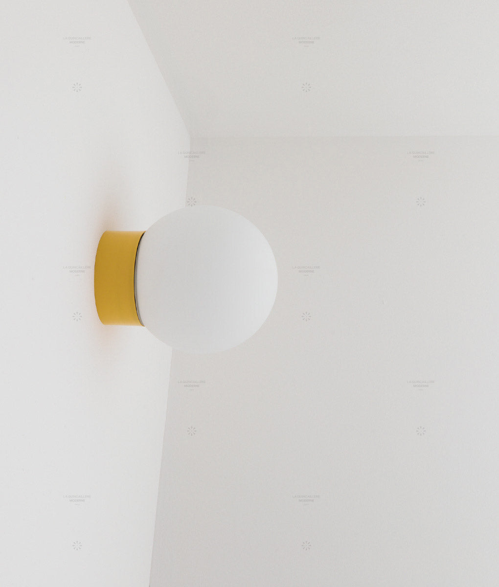 La Quincaillerie moderne - Applique / plafonnier "Bauhaus", jaune tournesol opaline blanche