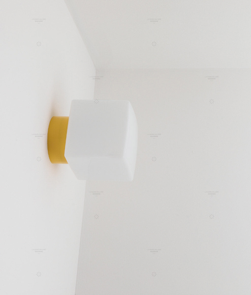 La Quincaillerie moderne - Applique / plafonnier "Bauhaus", jaune tournesol opaline blanche