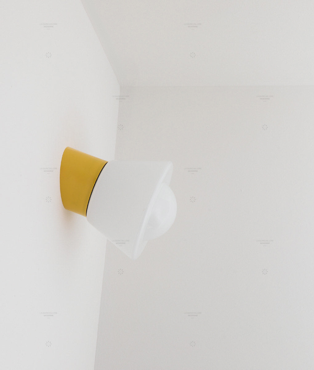 La Quincaillerie moderne - Applique / plafonnier "Bauhaus", jaune tournesol opaline blanche