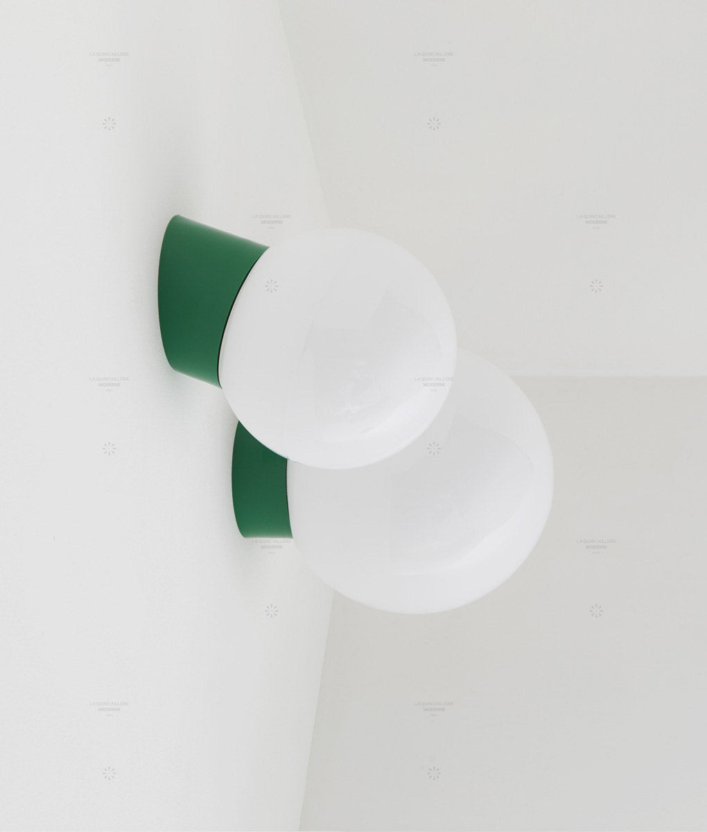 La Quincaillerie moderne - Appliques / plafonniers "Bauhaus", vert prairie opaline blanche