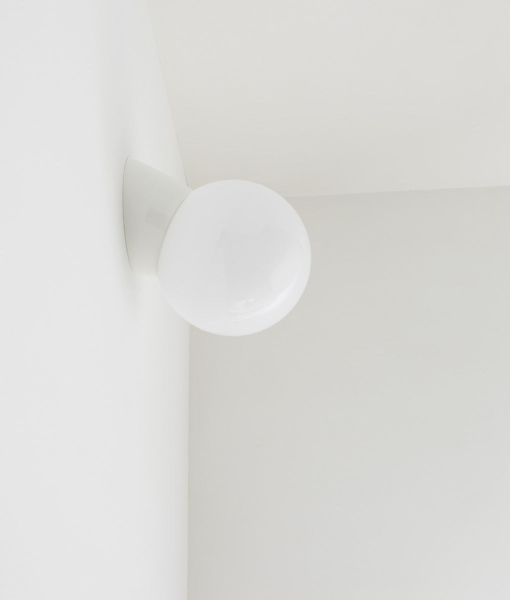 La Quincaillerie moderne - Applique Classique IP44 crème, verre opalin