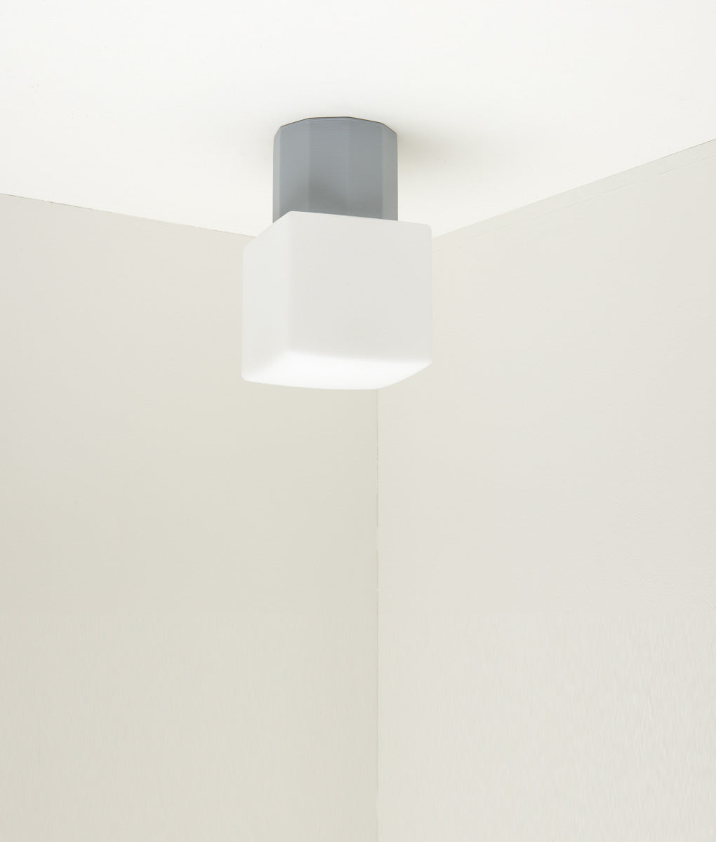 Applique Colonnade Opaline La Quincaillerie moderne Bold Design