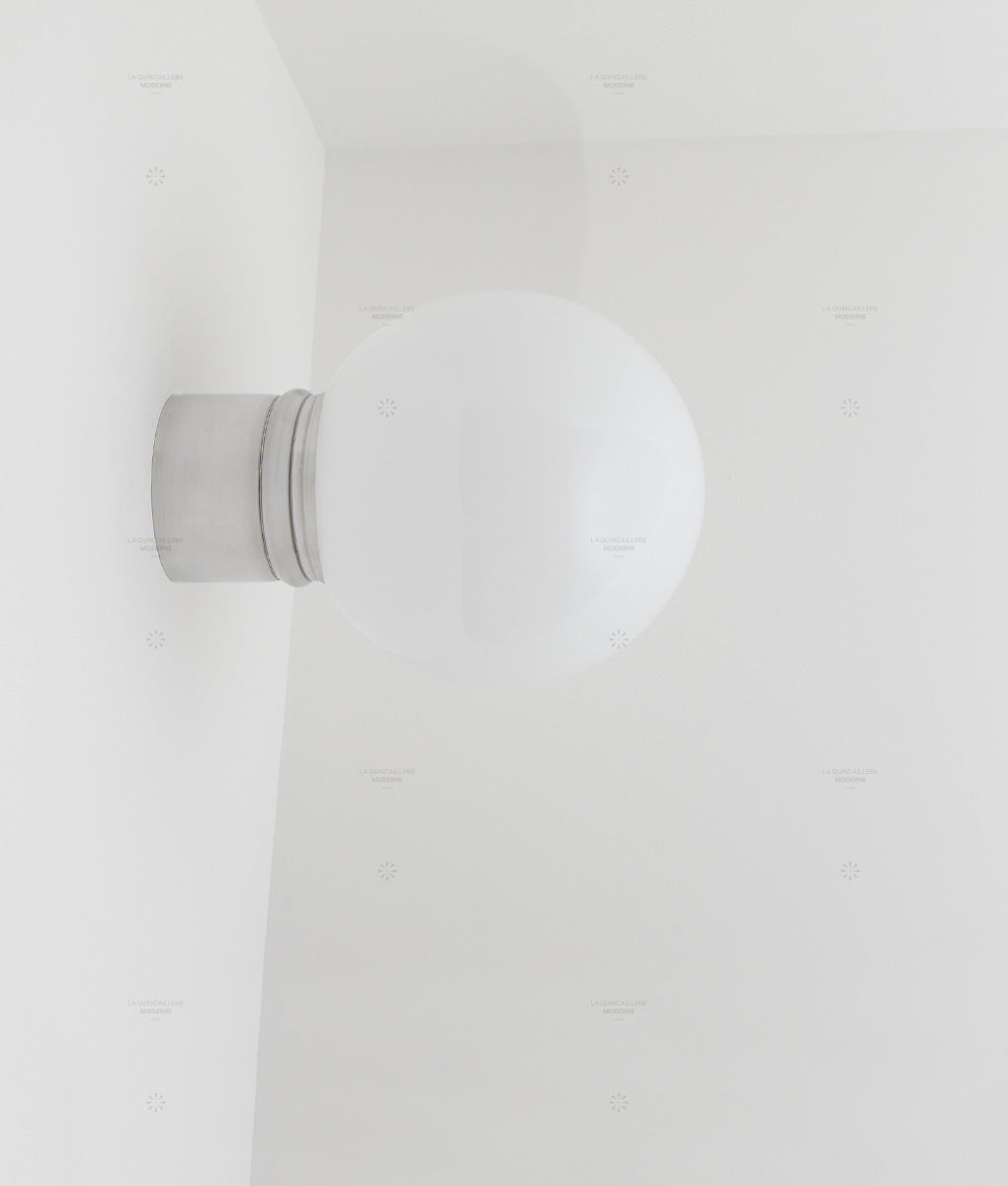 La Quincaillerie moderne - Applique / plafonnier "Odyssee", aluminium brossé, opaline blanche