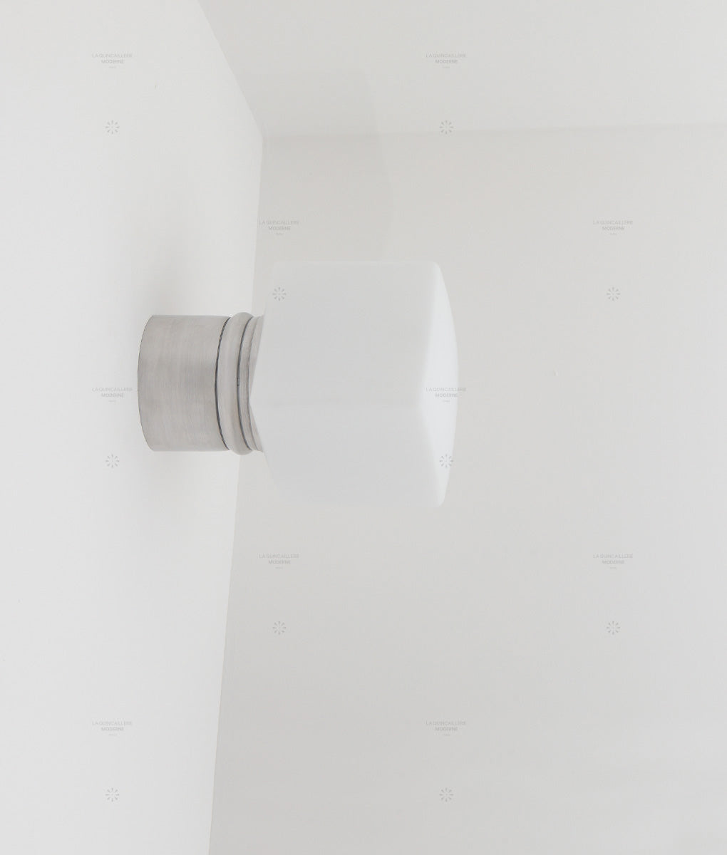 La Quincaillerie moderne - Applique / plafonnier "Odyssee", aluminium brossé, opaline blanche