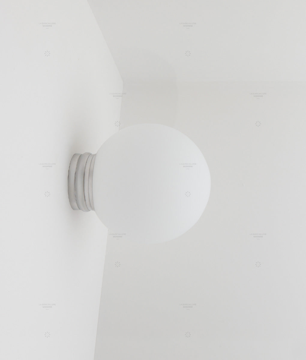 La Quincaillerie moderne - Applique / plafonnier "Odyssee", aluminium brossé, opaline blanche