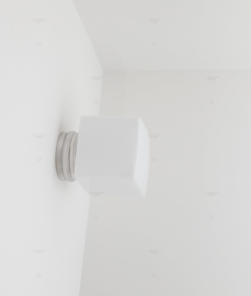 La Quincaillerie moderne - Applique / plafonnier "Odyssee", aluminium brossé, opaline blanche