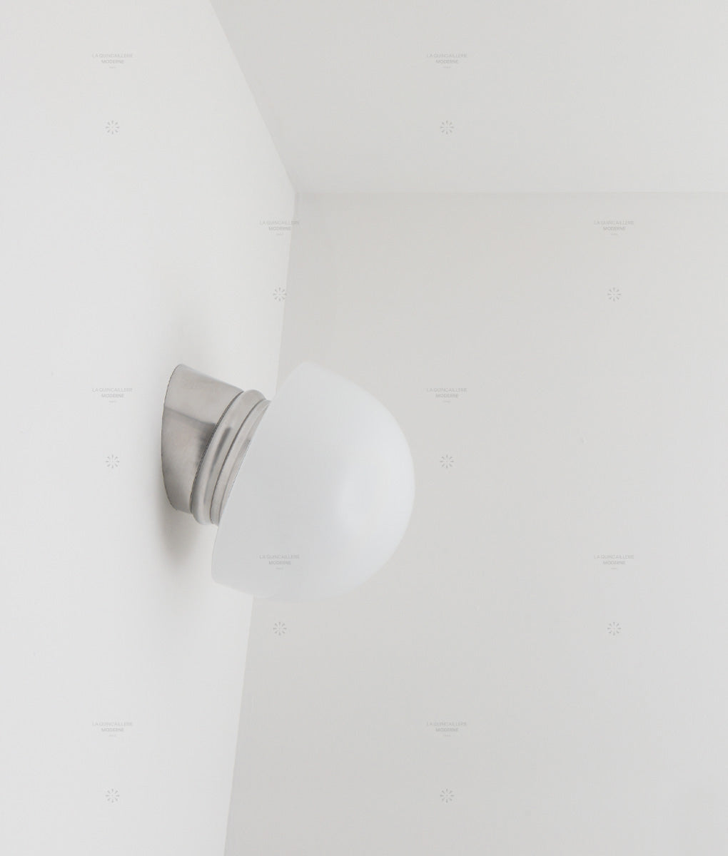 La Quincaillerie moderne - Applique / plafonnier "Odyssee", aluminium brossé, opaline blanche