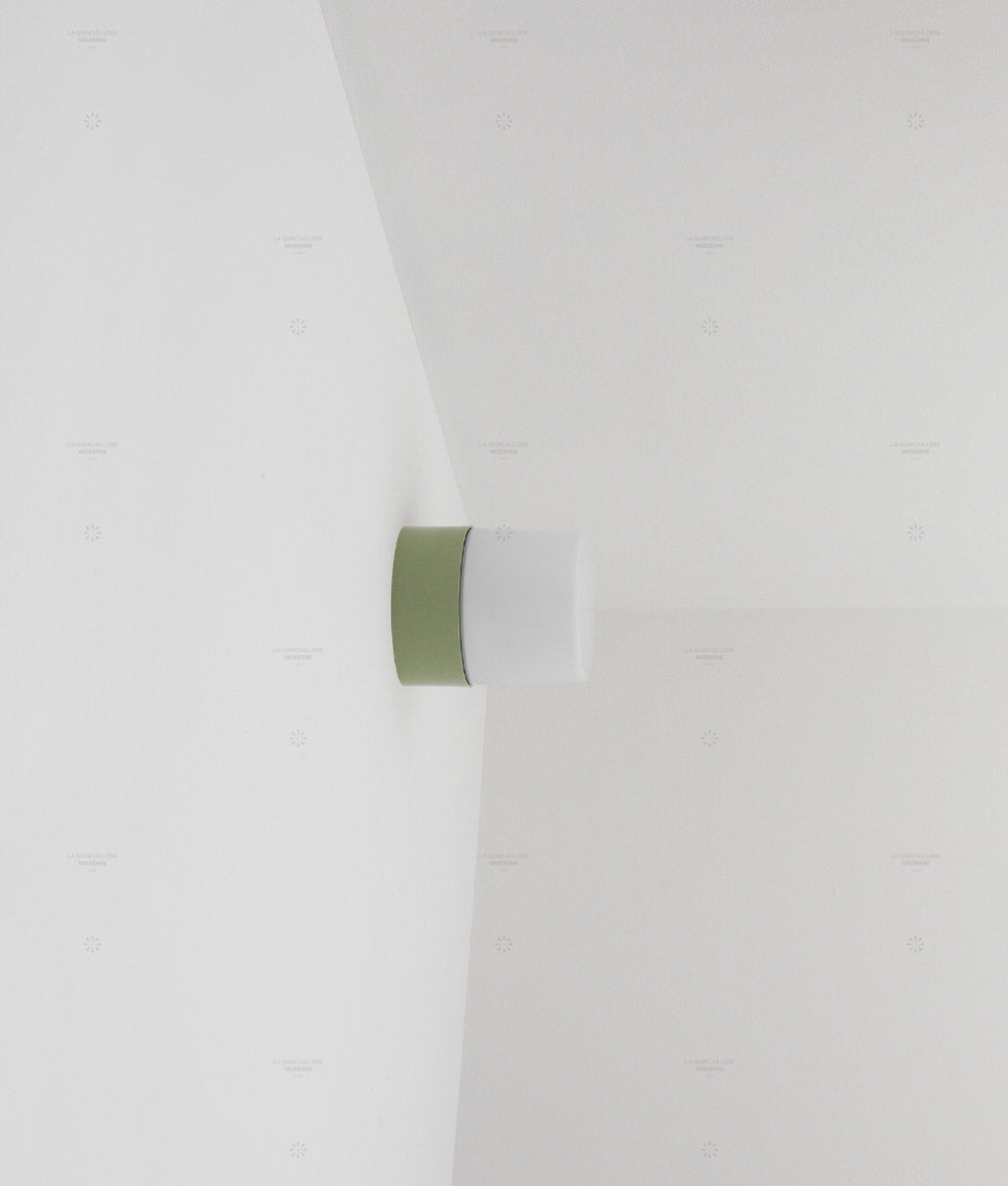 La Quincaillerie moderne - Applique / plafonnier "Punto", vert sauge opaline blanche satinée