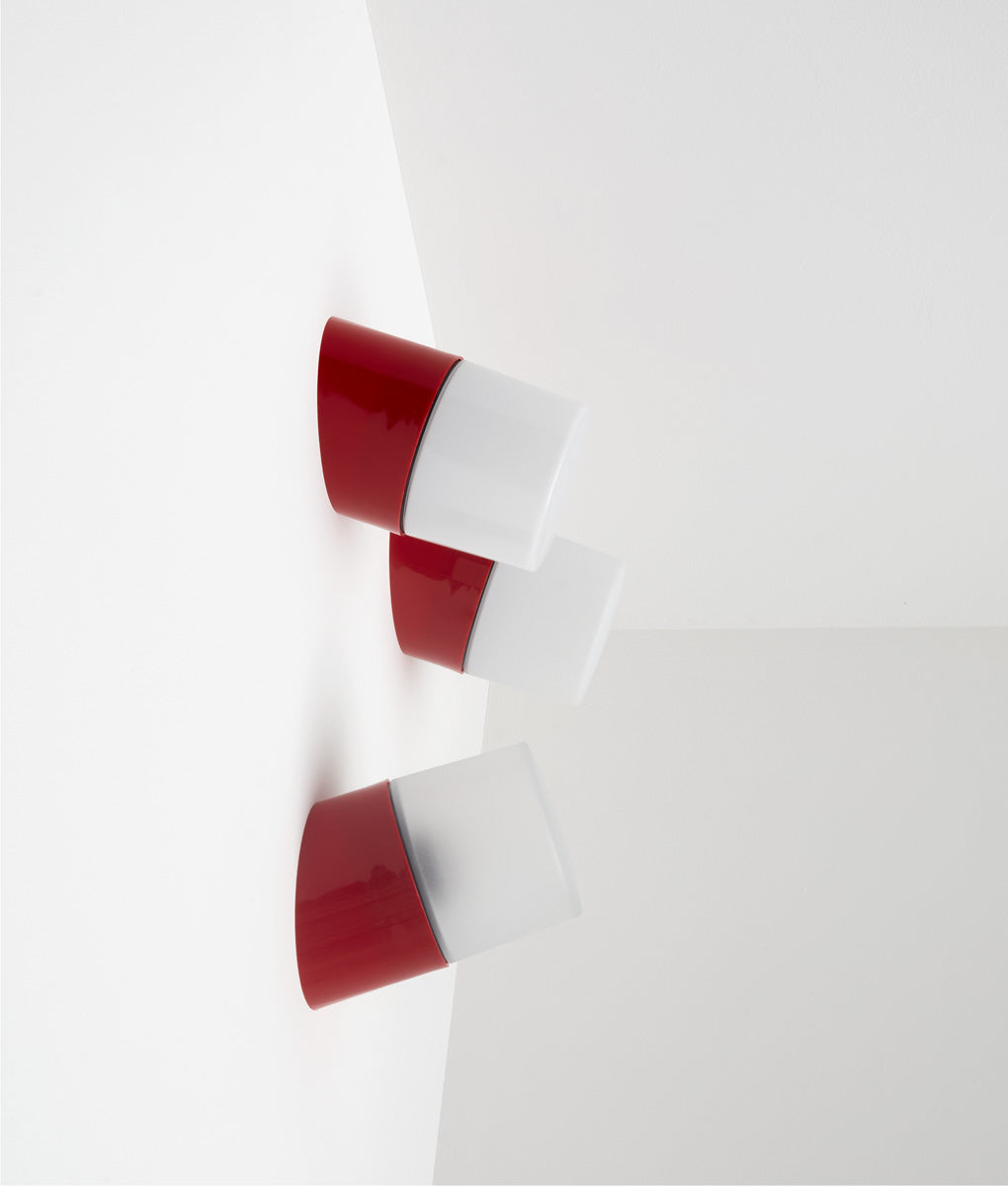 La Quincaillerie moderne - Appliques / plafonniers "Punto", rouge coquelicot opaline blanche