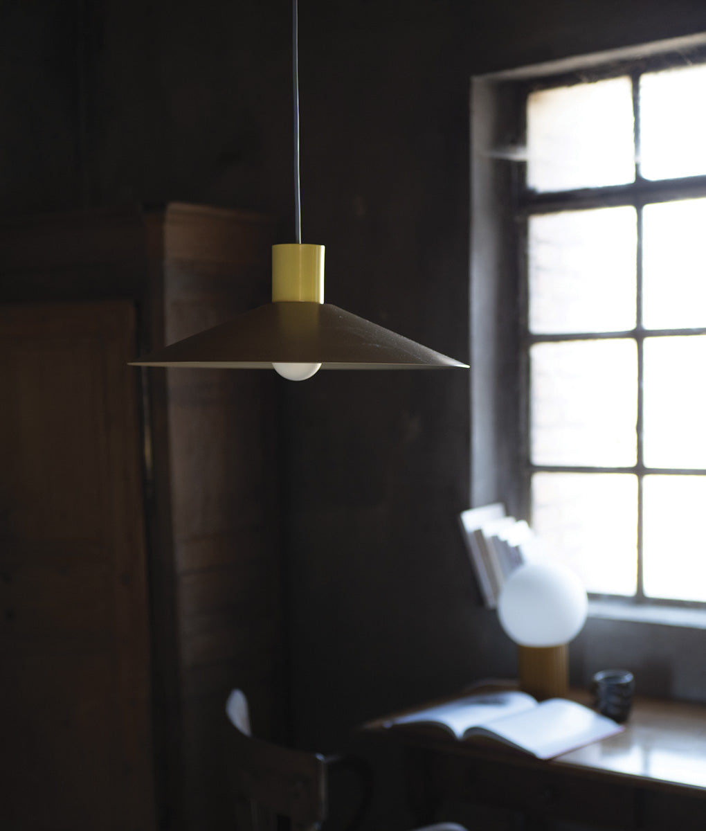 Suspension évasée "Belle de nuit", grand modèle, beige et jaune bouton d'or, câble gris-bleu - La Quincaillerie moderne