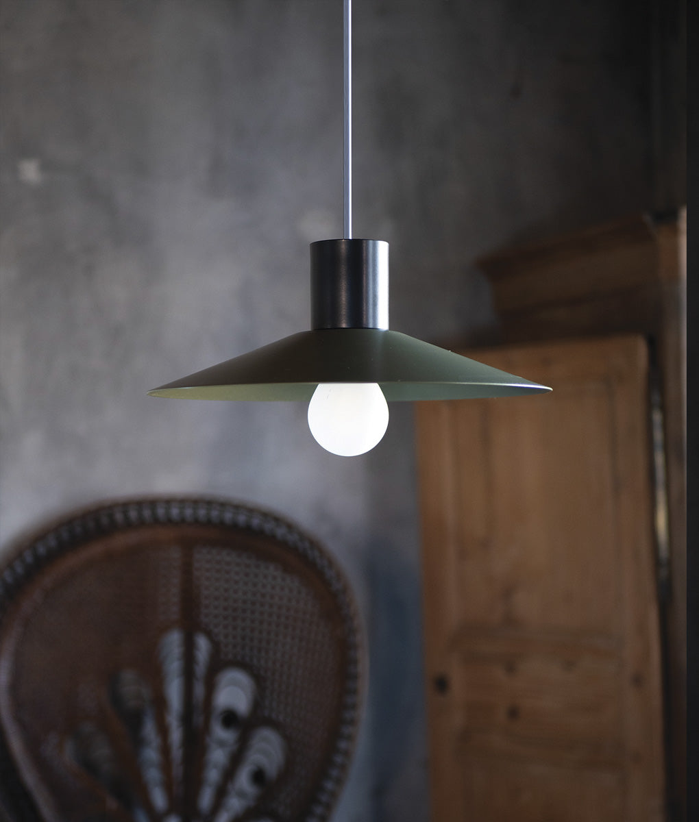 Suspension évasée "Belle de nuit", petit modèle, vert argile et vert champêtre, câble gris-bleu - La Quincaillerie moderne