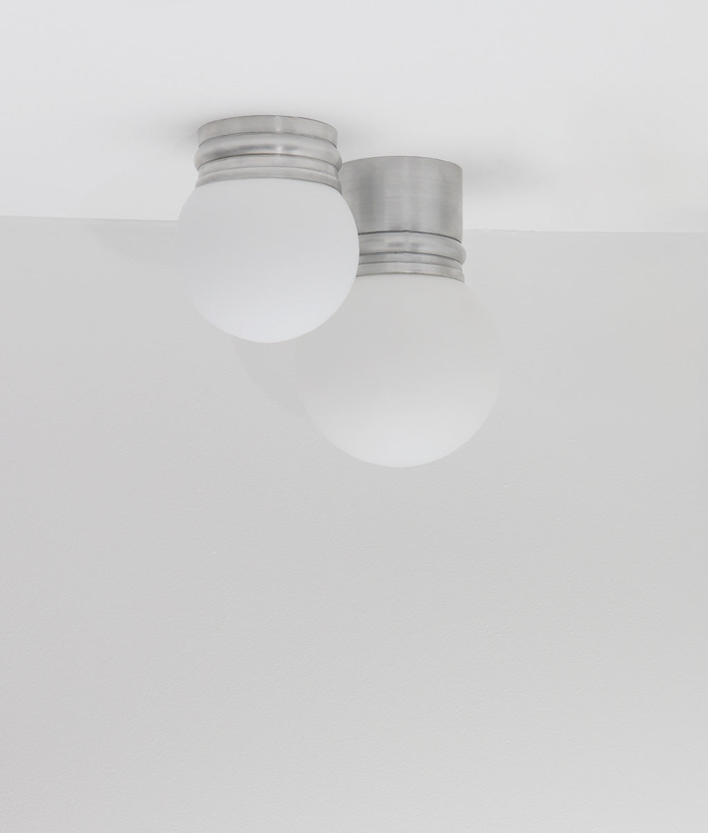 La Quincaillerie moderne - Applique "Odyssée" en aluminium et verre opalin - Fabriqué en Europe et assemblé à Paris