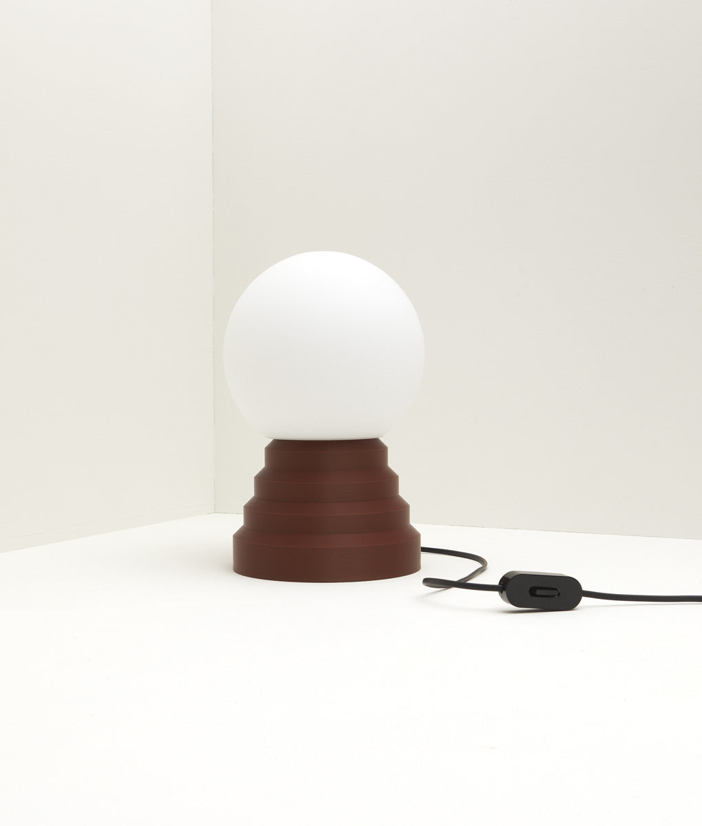 Lampe a poser Colonnade opaline La Quincaillerie moderne Bold Design