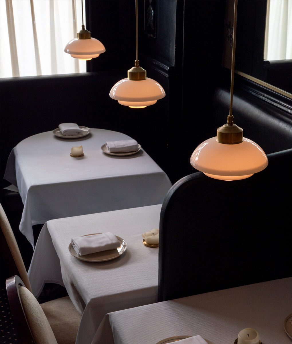La Quincaillerie moderne - Suspension Bistro Laiton opaline chez Le 21 - Paris