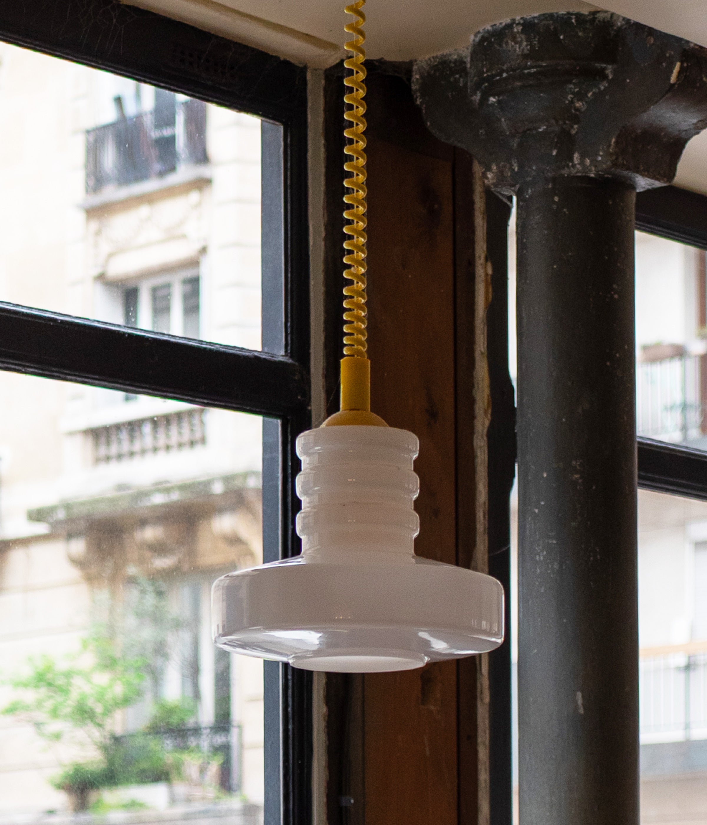 La Quincaillerie moderne - Suspension Monte et baiise "Coup de fil" - verre opalin