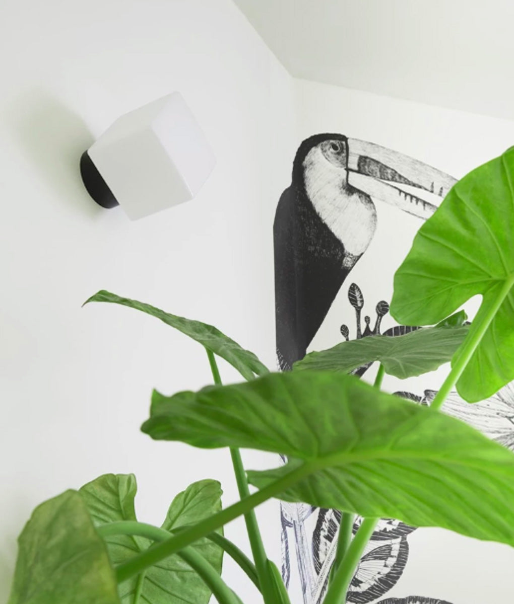 La Quincaillerie moderne - Applique / plafonnier "Bauhaus", opaline blanche