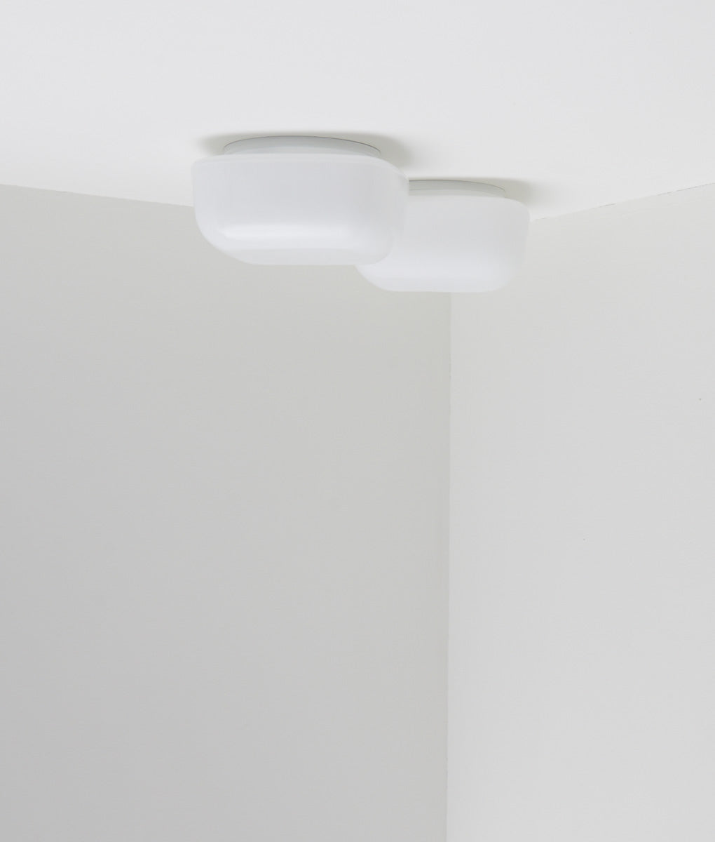 Applique / plafonnier "Circulations", carré, petit modèle, opaline mate