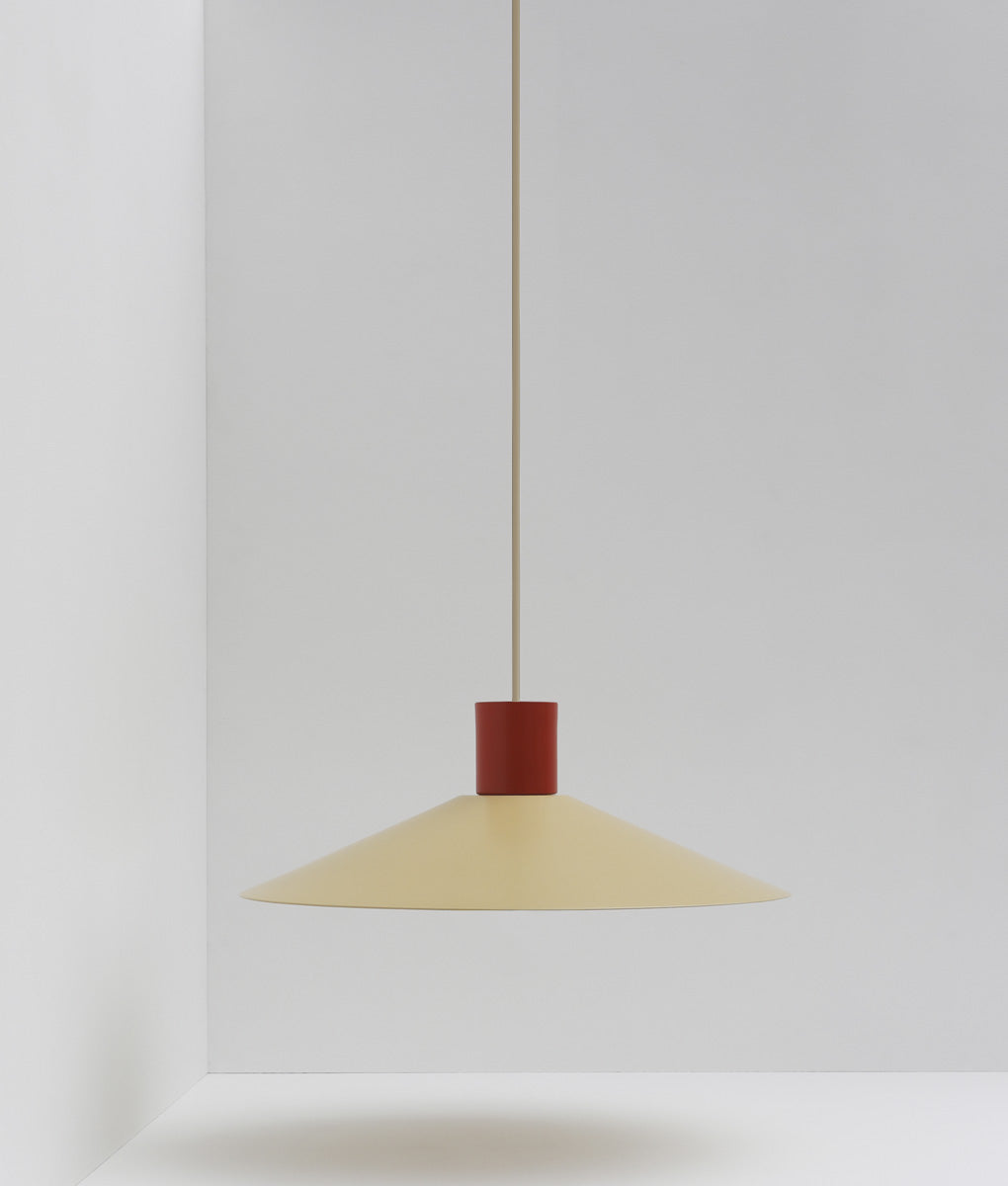 Suspension évasée "Belle de nuit", grand modèle, beige et rouge cardinal, câble crème - La Quincaillerie moderne