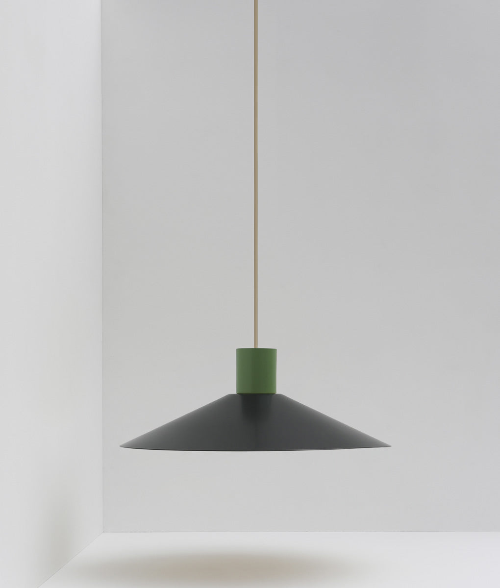 Suspension évasée "Belle de nuit", grand modèle, noir et vert champêtre, câble crème - La Quincaillerie moderne
