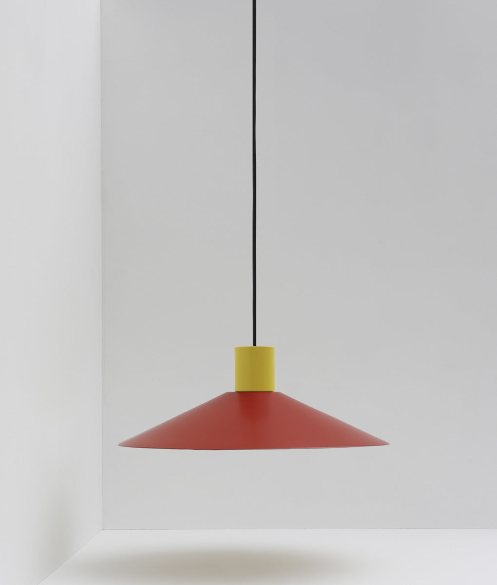 Suspension évasée "Belle de nuit", grand modèle, rouge cardinal et jaune bouton d'or, câble noir - La Quincaillerie moderne