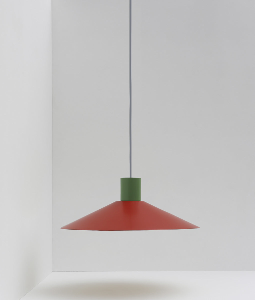 Suspension évasée "Belle de nuit", grand modèle, rouge cardinal et vert champêtre, câble gris-bleu - La Quincaillerie moderne
