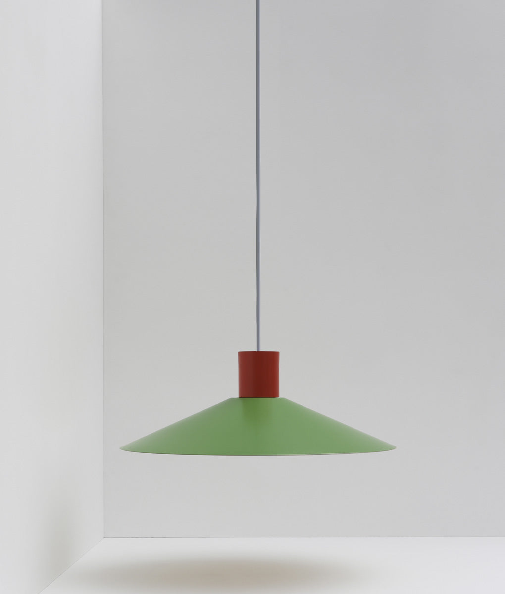 Suspension évasée "Belle de nuit", grand modèle, rouge cardinal et vert champêtre, câble gris-bleu - La Quincaillerie moderne