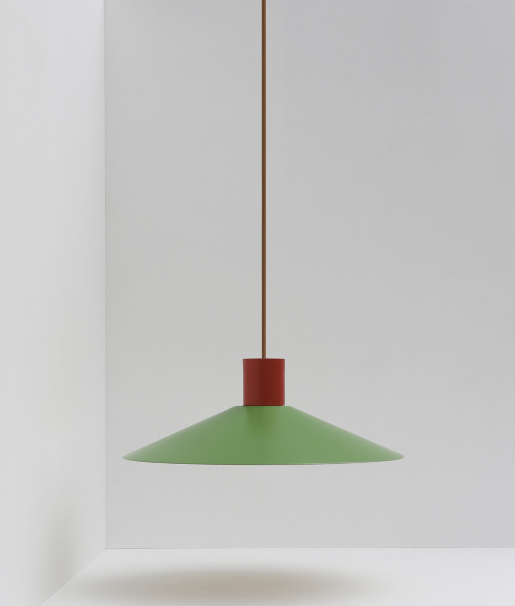 Suspension évasée "Belle de nuit", grand modèle, rouge cardinal et vert champêtre, câble marron - La Quincaillerie moderne
