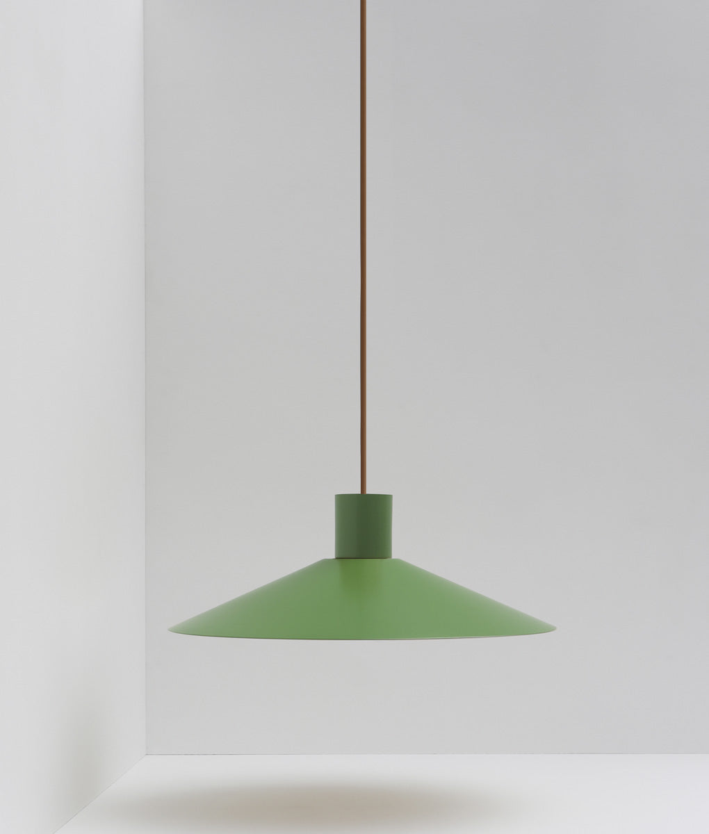 Suspension évasée "Belle de nuit", grand modèle, vert champêtre, câble marron - La Quincaillerie moderne