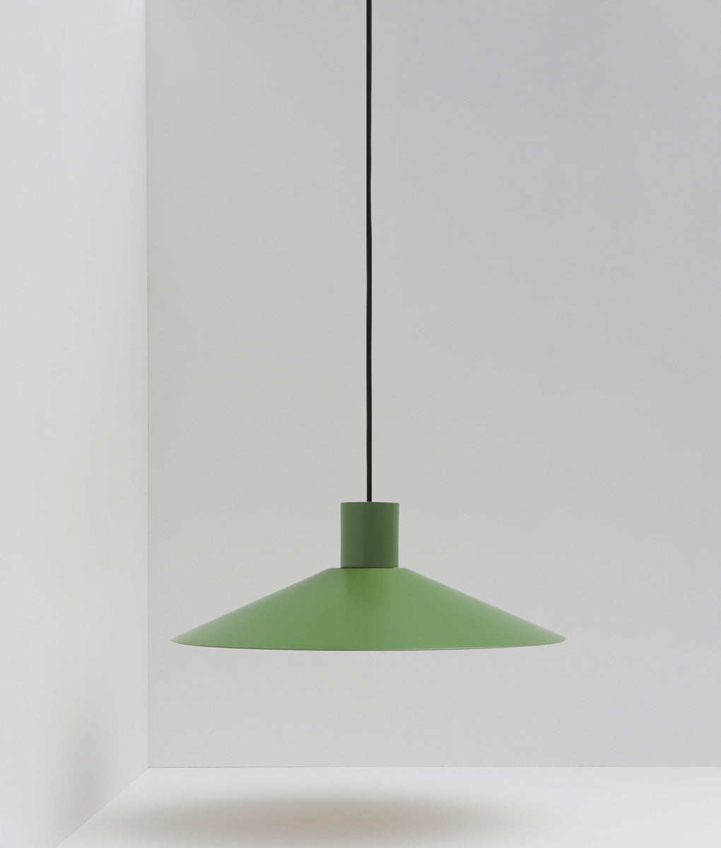 Suspension évasée "Belle de nuit", grand modèle, vert champêtre, câble noir - La Quincaillerie moderne