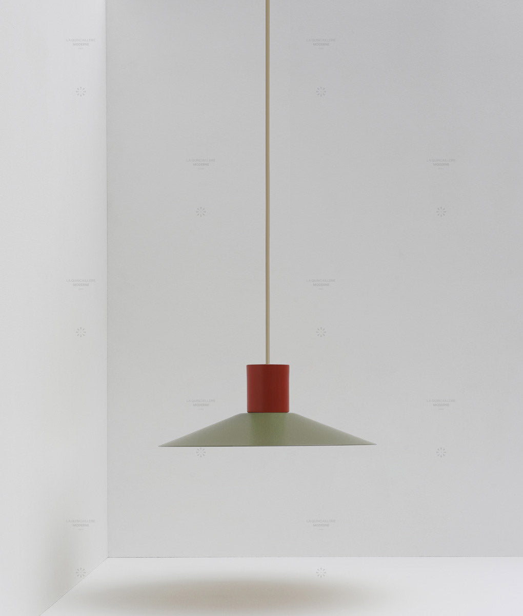 Suspension évasée "Belle de nuit", petit modèle, vert argile et rouge cardinal, câble crème - La Quincaillerie moderne