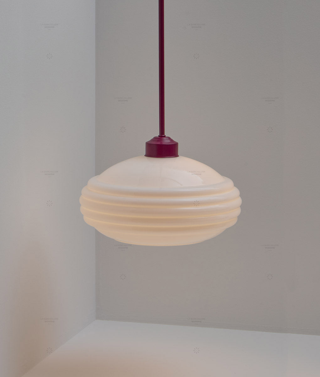 La Quincaillerie moderne - Suspension "Bistro" prune, verrerie opaline satinée