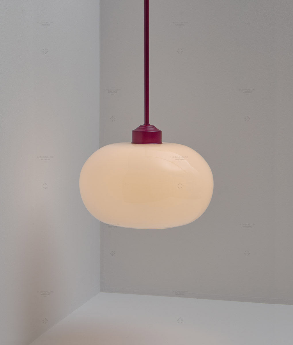La Quincaillerie moderne - Suspension "Bistro" prune, verrerie opaline satinée