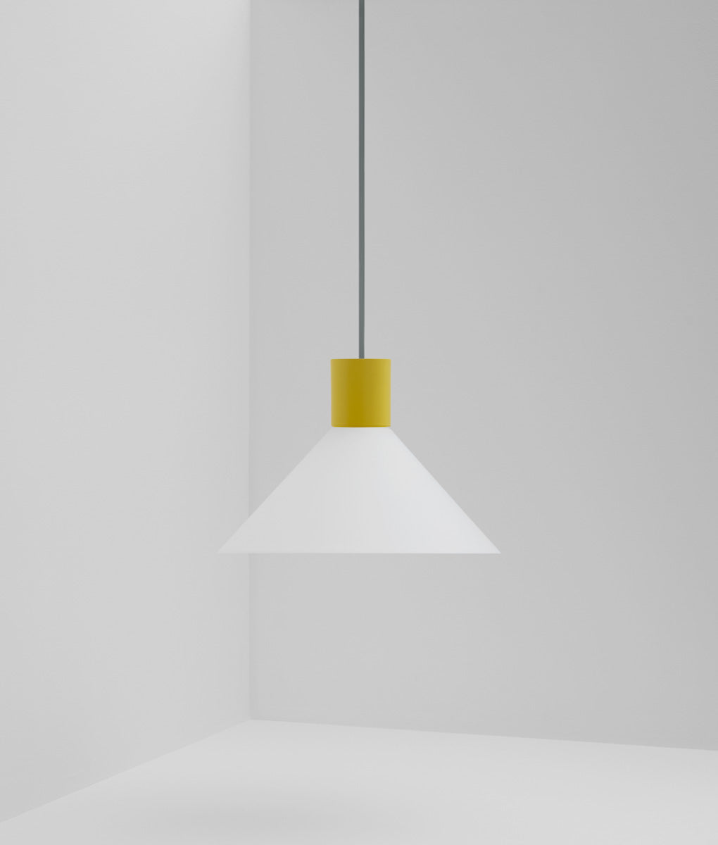 Suspension "Délices", abat-jour en opaline blanche mate, grand modèle