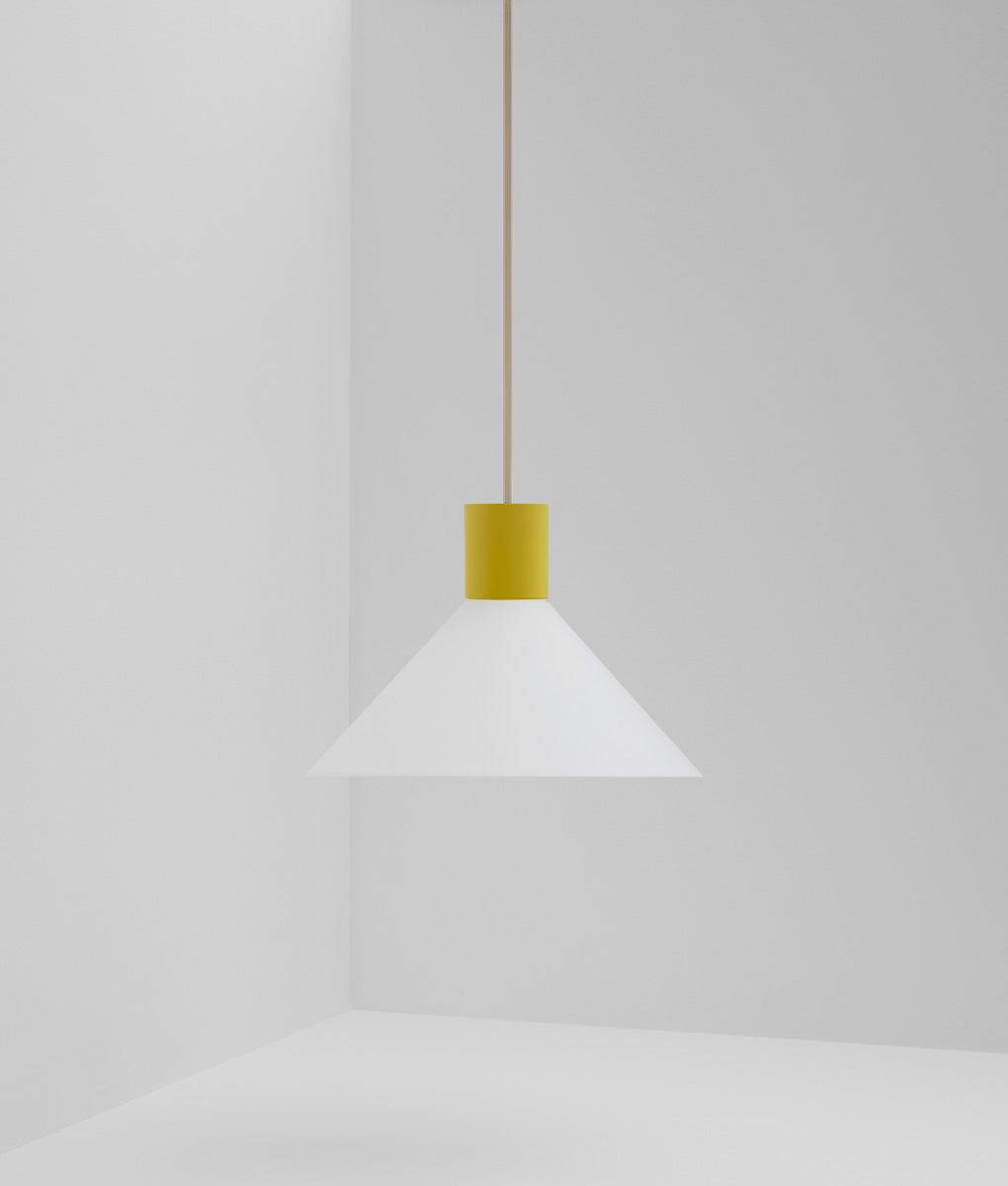 Suspension "Délices", abat-jour en opaline blanche mate, grand modèle