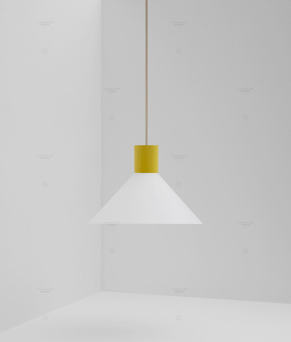 Suspension "Délices", abat-jour en opaline blanche mate, grand modèle