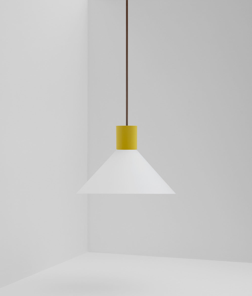 Suspension "Délices", abat-jour en opaline blanche mate, grand modèle