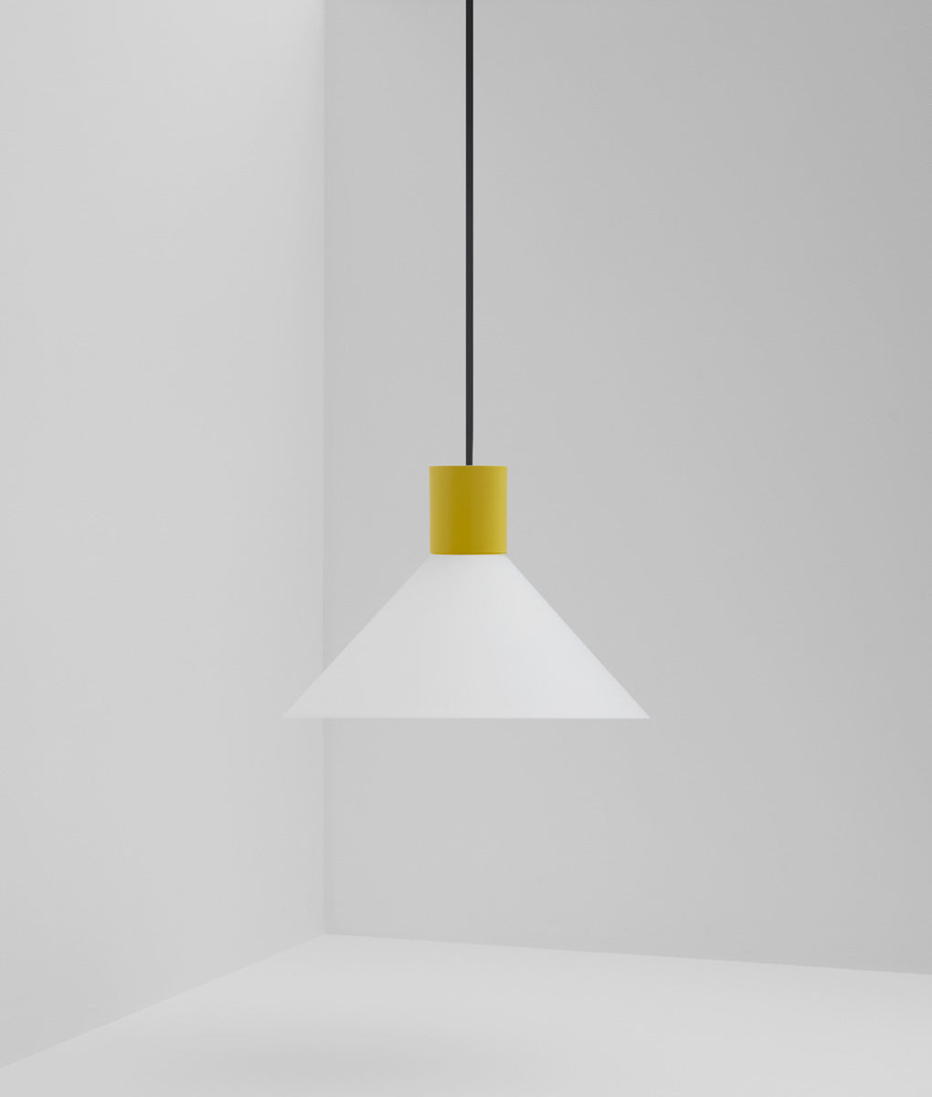 Suspension "Délices", abat-jour en opaline blanche mate, grand modèle