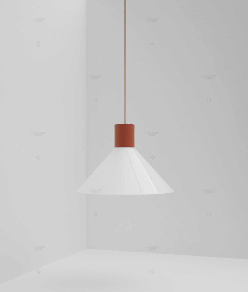 Suspension "Délices", abat-jour en opaline blanche satinée, grand modèle
