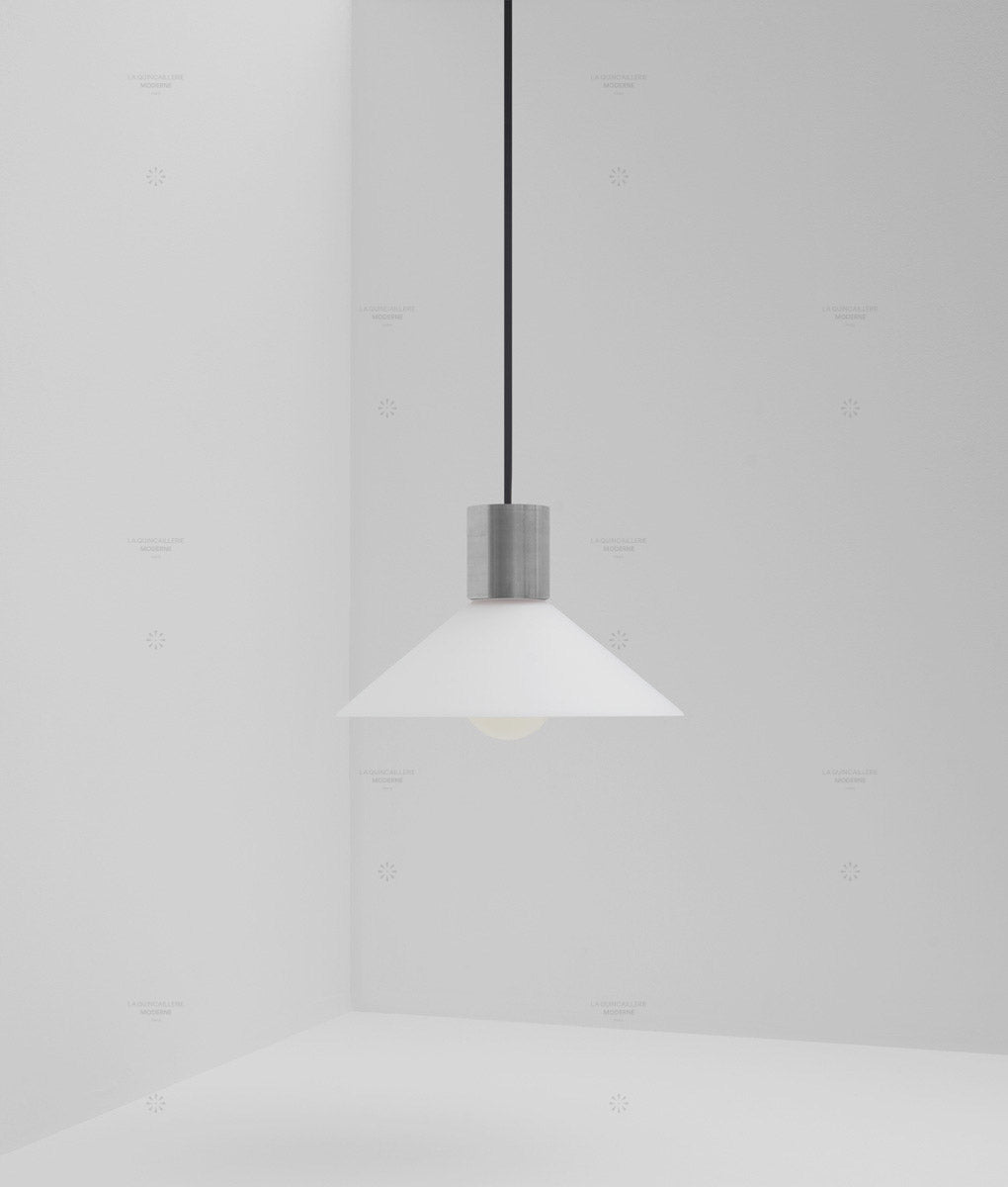 Suspension Ancienne Salon - Fer Et Bois - Abat-jour Opaline Blanc - Vintage