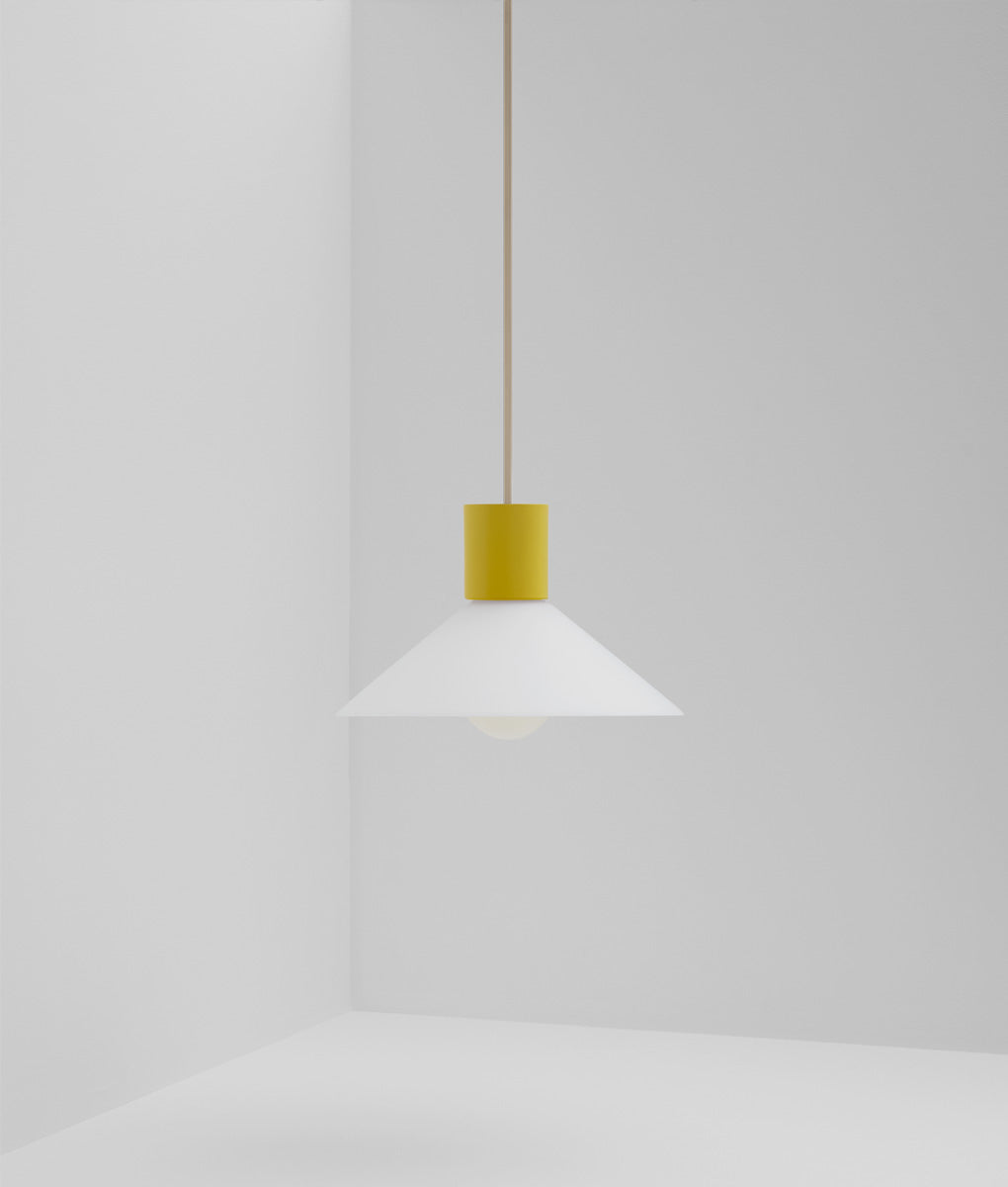 Suspension "Délices", abat-jour en opaline blanche mate, petit modèle