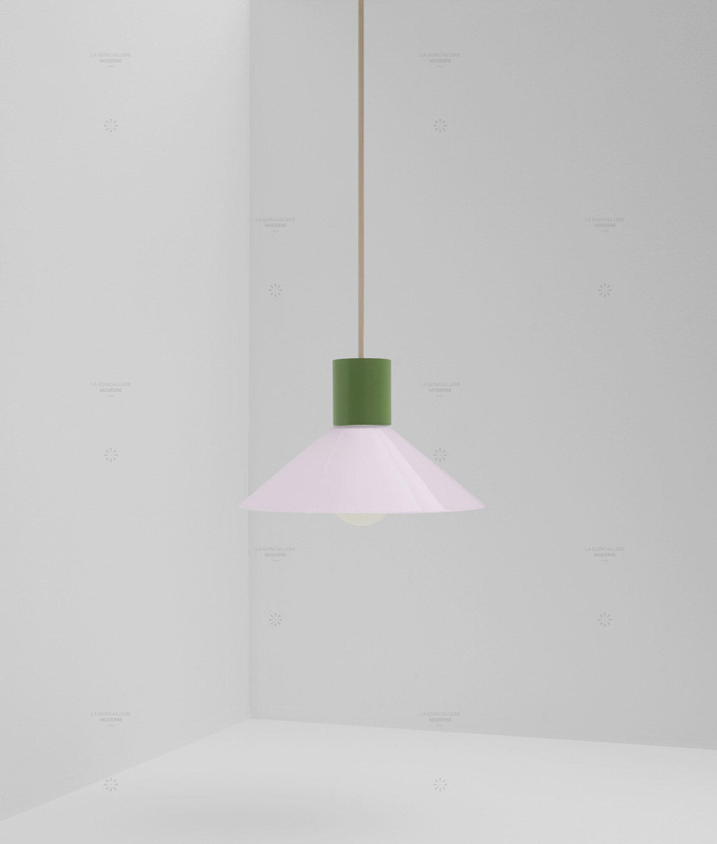 Suspension "Délices", abat-jour en opaline satinée rose pâle, petit modèle