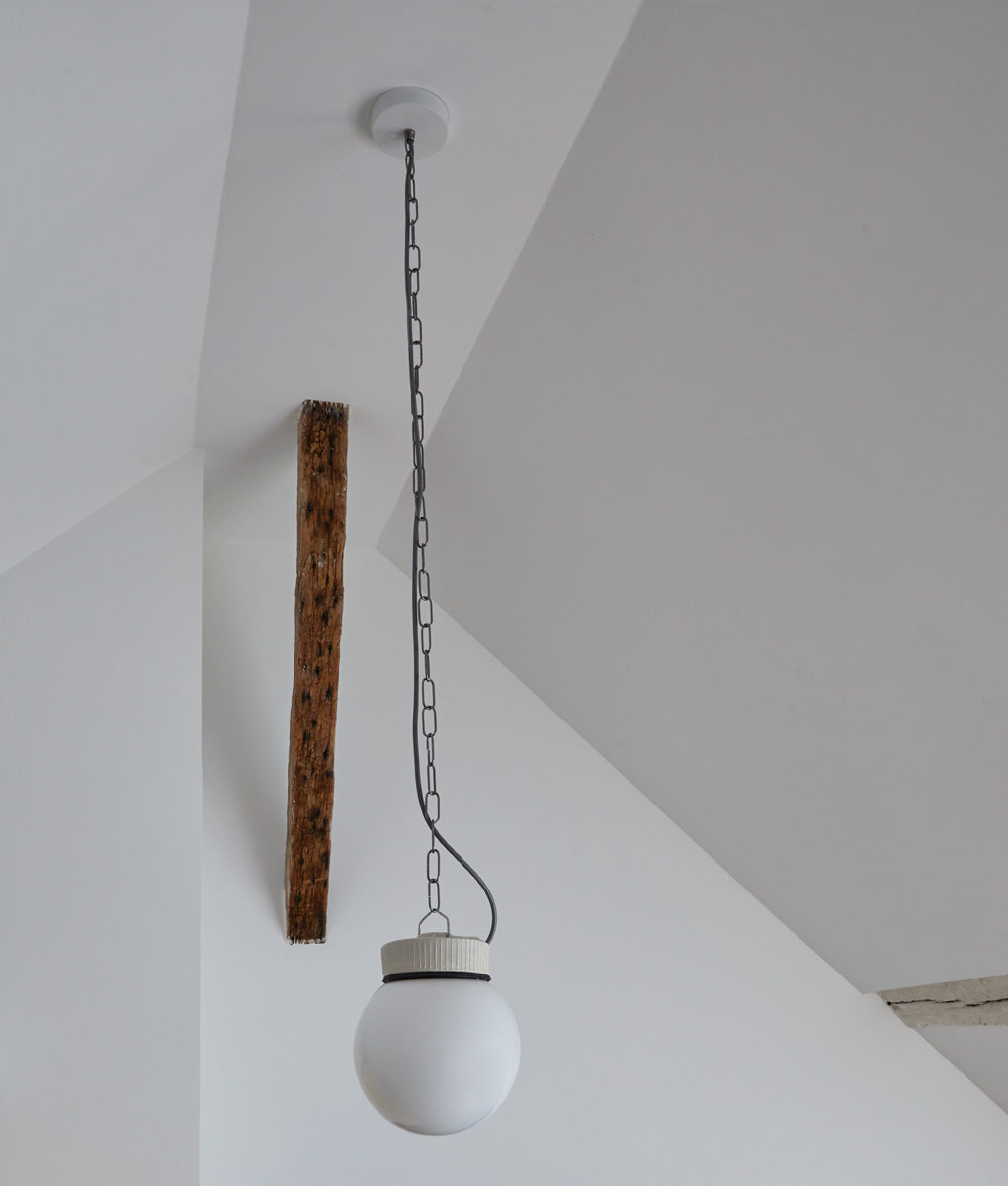 La Quincaillerie moderne - Suspension "Grège", Porcelaine émaillée, verre en oalin et chaîne en acier