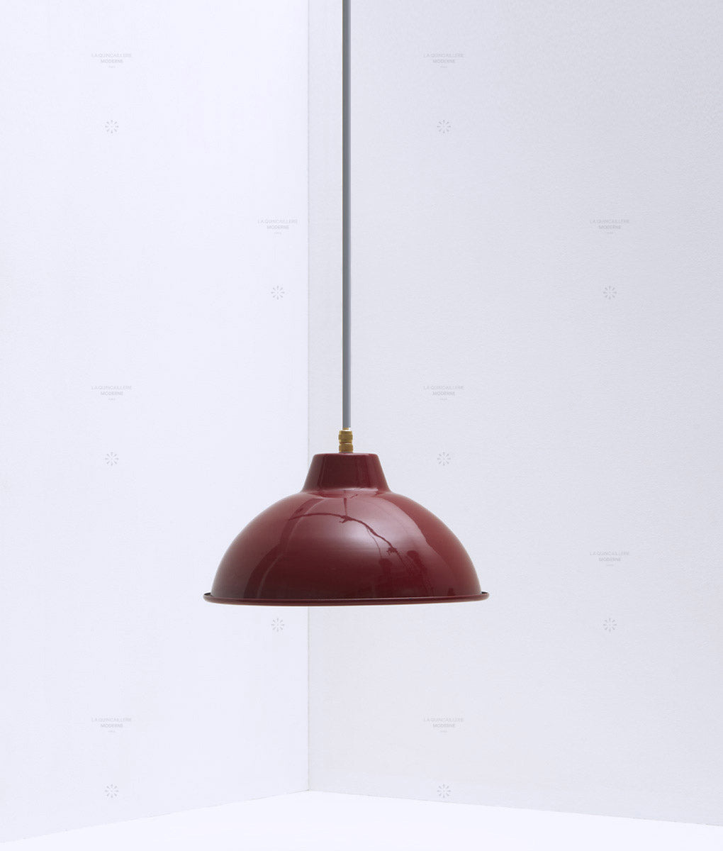 Suspension "Rétro", modèle I, abat-jour rouge profond en métal émaillé