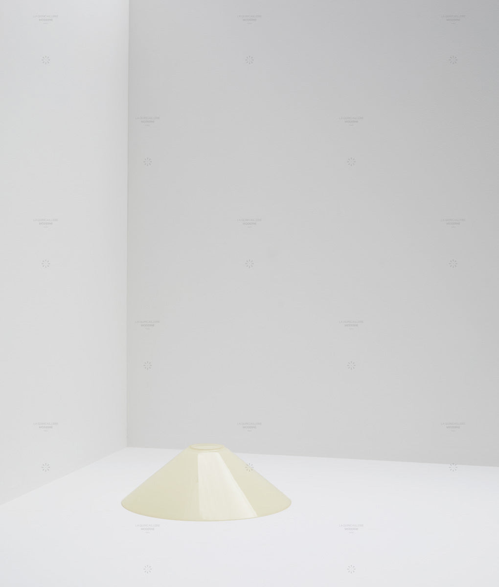 Verrerie conique à suspendre en opaline, sans col, petit modèle