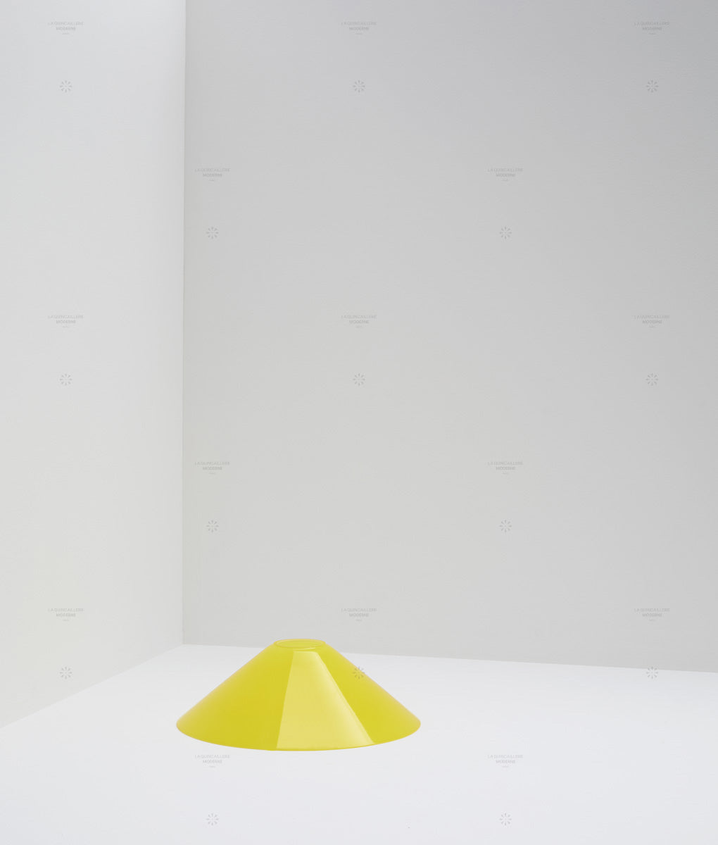Verrerie conique à suspendre en opaline, sans col, petit modèle
