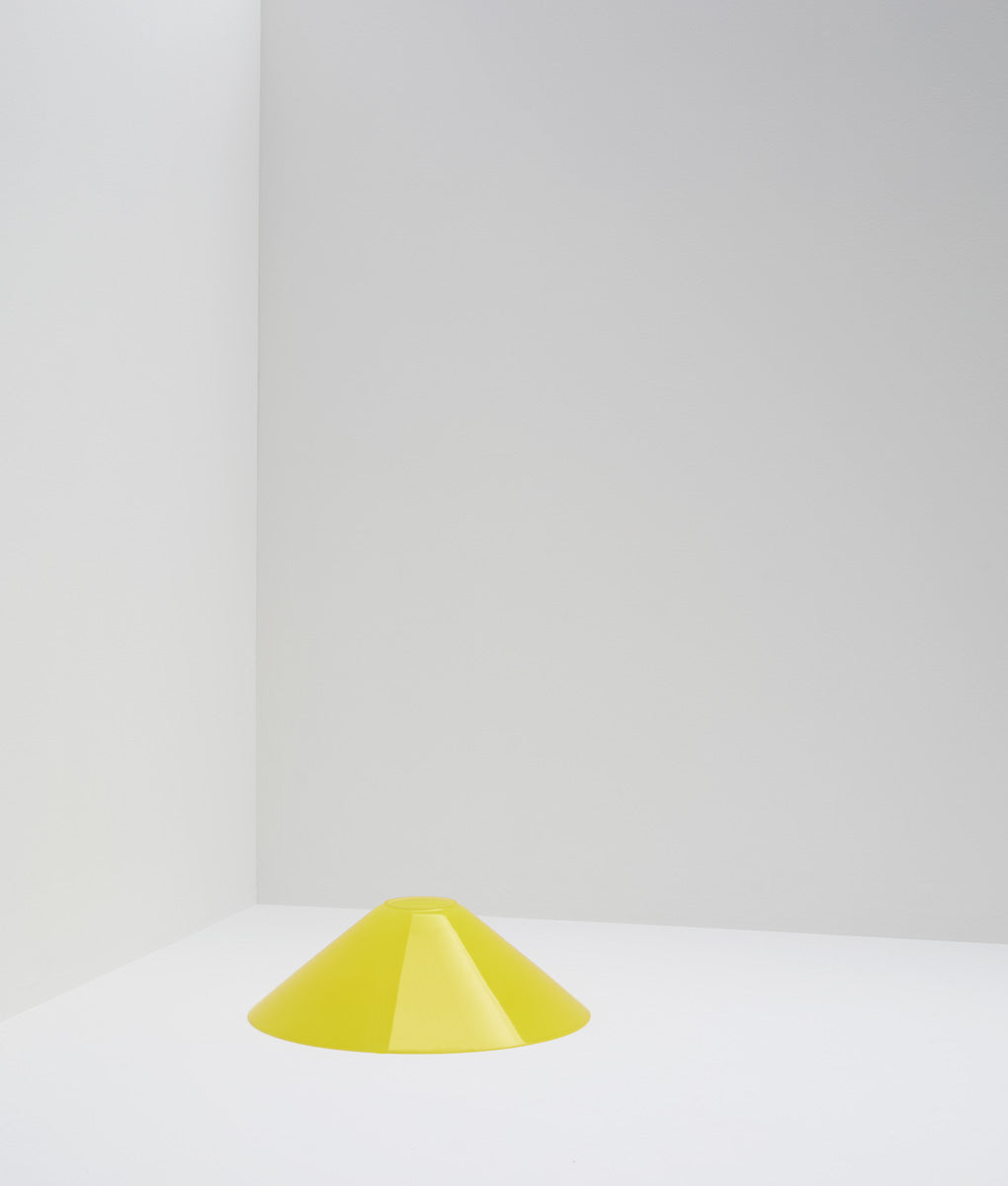 Verrerie conique à suspendre en opaline, sans col, petit modèle