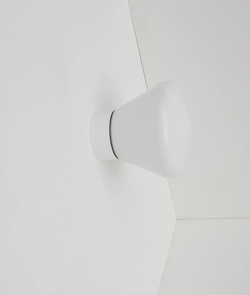 Applique "Bauhaus" droite blanche, verrerie opaline pointe