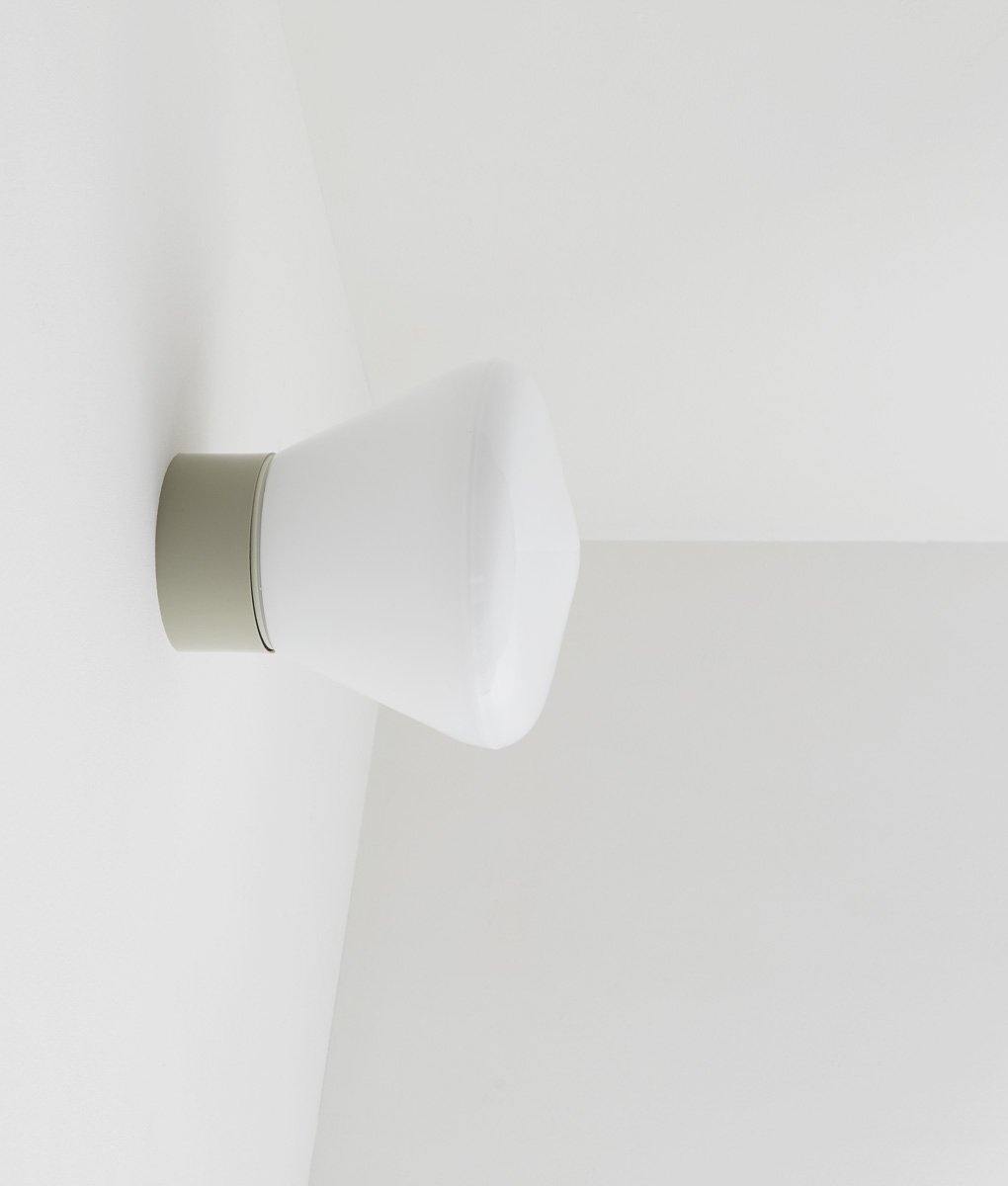 La Quincaillerie moderne - Applique / plafonnier "Bauhaus", gris perle opaline blanche