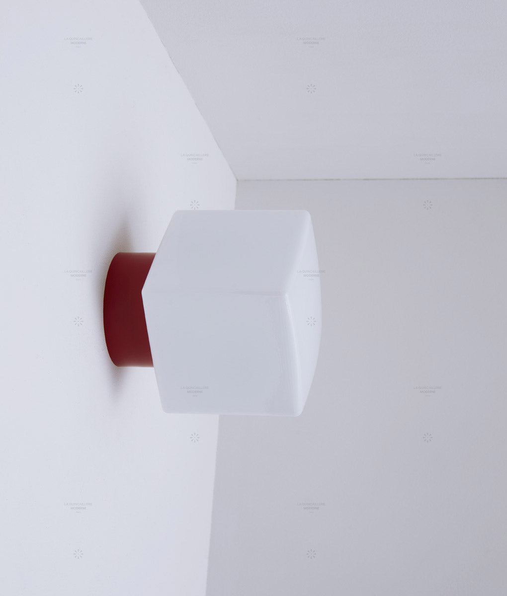 La Quincaillerie moderne - Applique / plafonnier "Bauhaus", rouge coquelicot opaline blanche