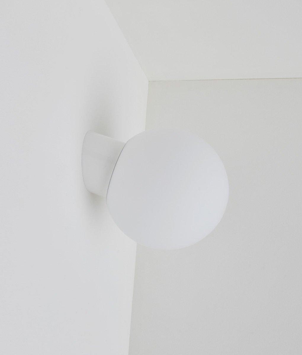 La Quincaillerie moderne - Applique / plafonnier "Bauhaus", blanc opaline blanche mate